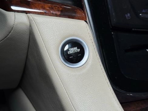 Used 2015 Cadillac Escalade ESV Premium image 42
