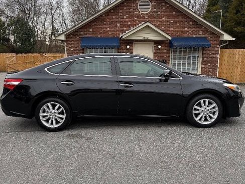 Used 2013 Toyota Avalon XLE image 4