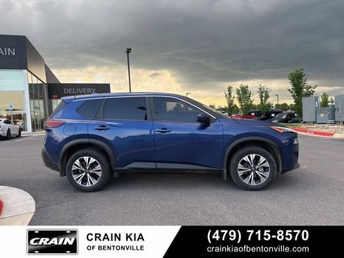 Used 2023 Nissan Rogue SV AWD/4WD image 10