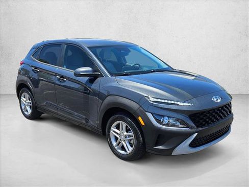 Used 2022 Hyundai Kona SE FWD image 3
