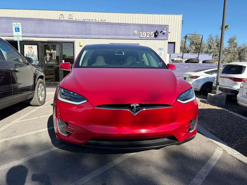 Used 2017 Tesla Model X 100D image 2