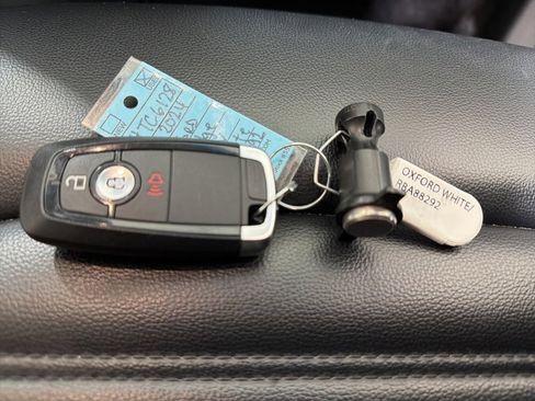 Used 2024 Ford Edge SEL image 30