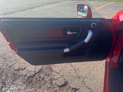 Used 2003 Toyota MR2 image 10