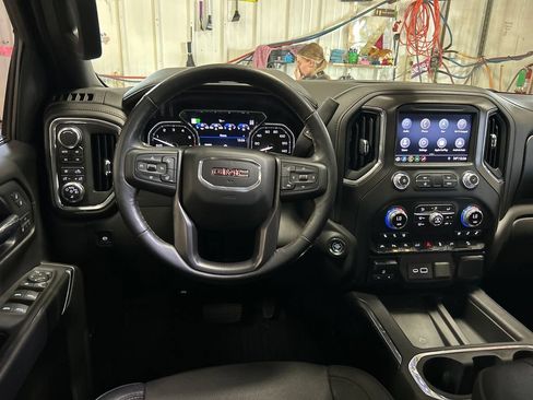 Used 2019 GMC Sierra 1500 AT4 w/ AT4 Premium Package AWD/4WD image 17