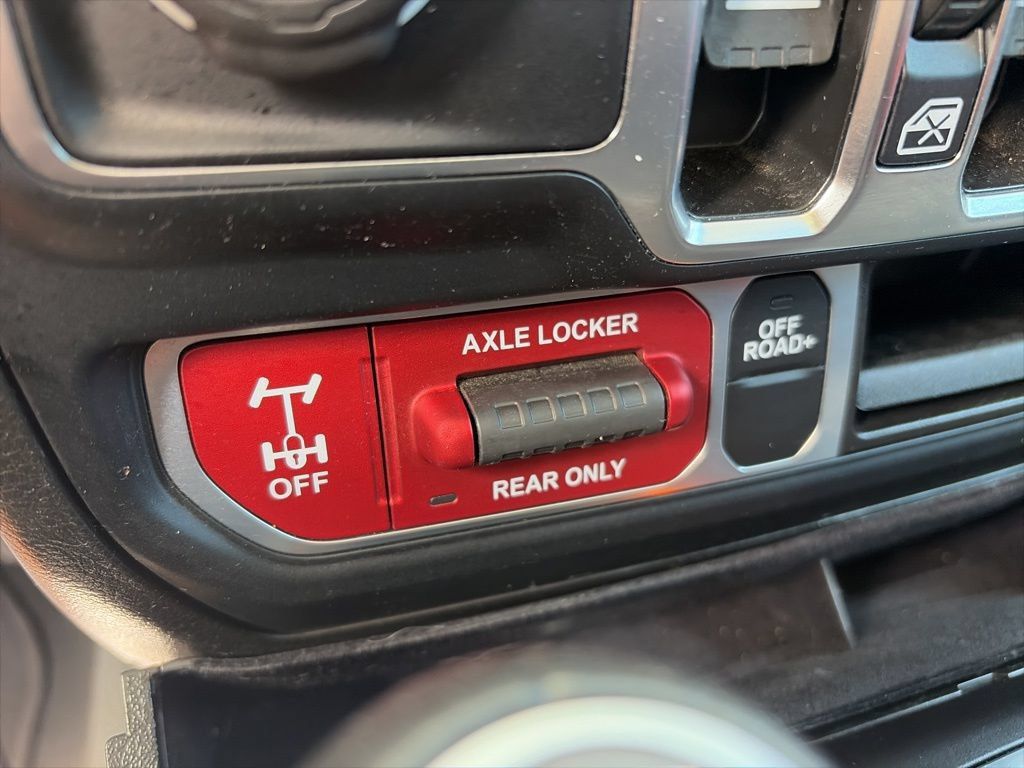 Used 2023 Jeep Gladiator Mojave w/ Cold Weather Group AWD/4WD image 11