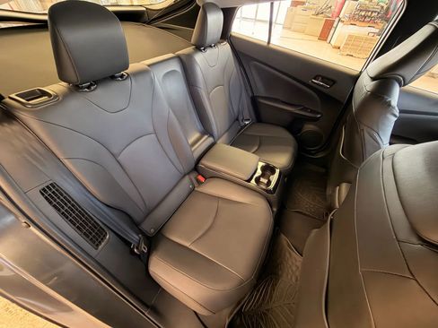 Used 2017 Toyota Prius Prime Premium image 19