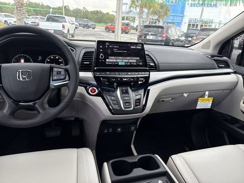 New 2026 Honda Odyssey Touring image 21