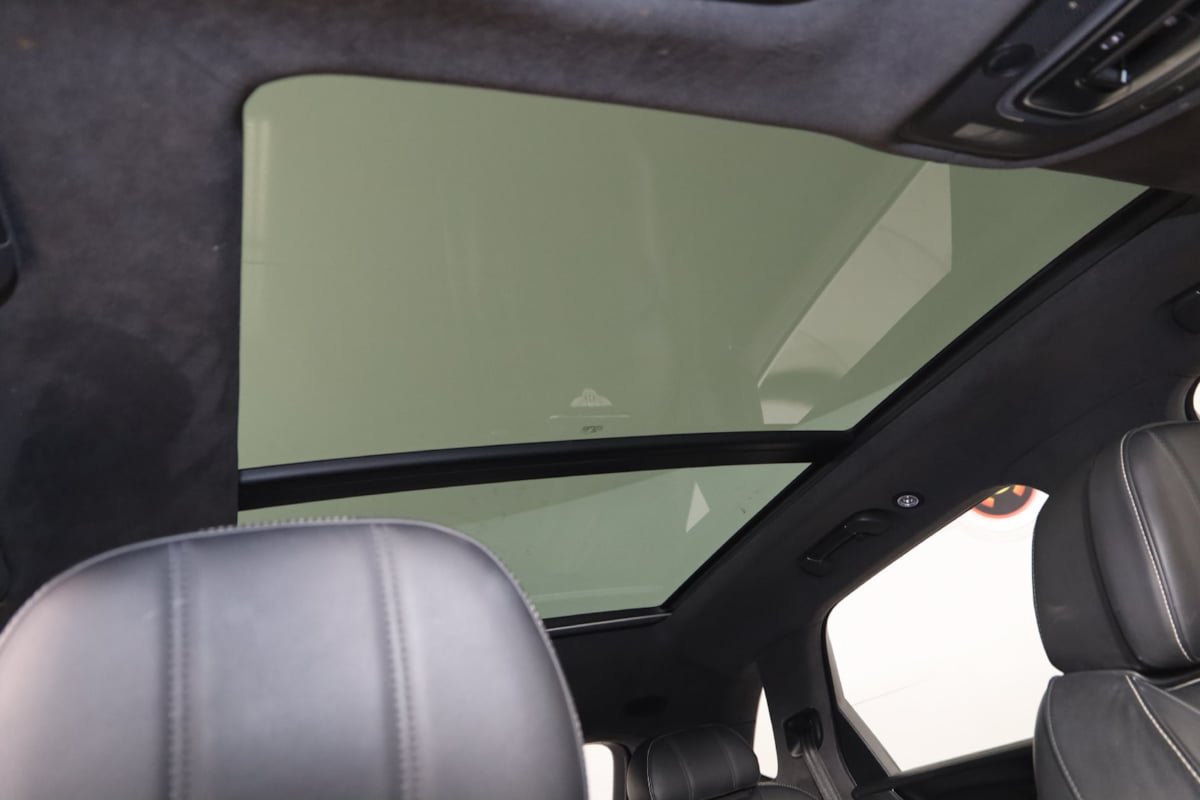 Used 2018 Bentley Bentayga AWD/4WD image 11