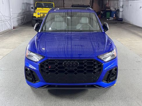 Used 2024 Audi SQ5 Prestige AWD/4WD image 2