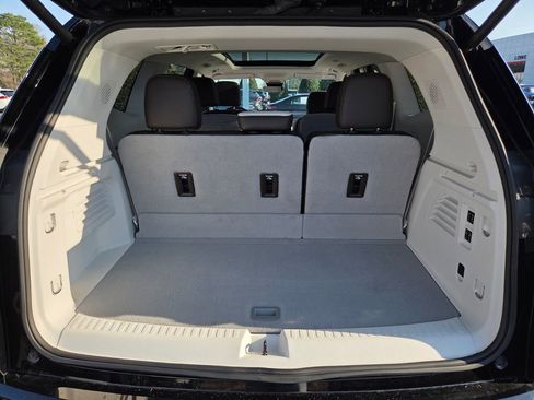 Used 2024 GMC Acadia Denali w/ Super Cruise Package image 11