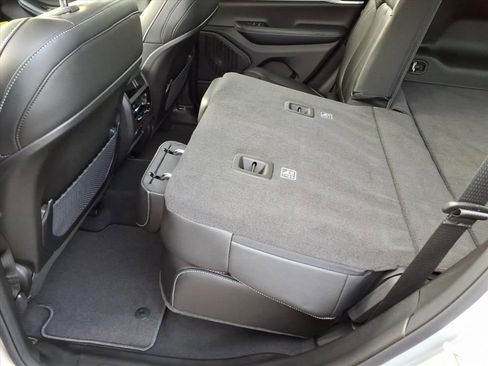 New 2025 Jeep Grand Cherokee Limited image 35