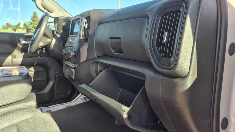 Used 2026 Chevrolet Silverado 1500 Custom Trail Boss AWD/4WD image 22