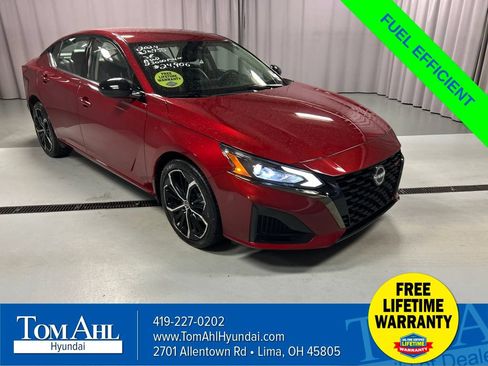 Used 2024 Nissan Altima 2.5 SR AWD/4WD image 1