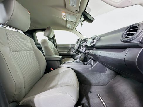Used 2022 Toyota Tacoma SR RWD image 26