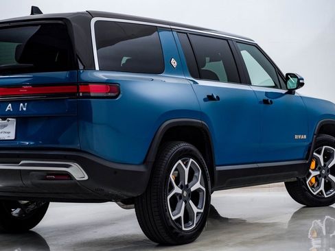 Used 2023 Rivian R1S Launch Edition image 10