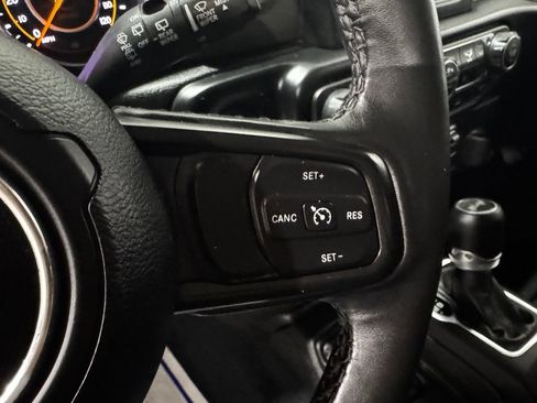 Used 2022 Jeep Wrangler Unlimited Sport AWD/4WD image 7