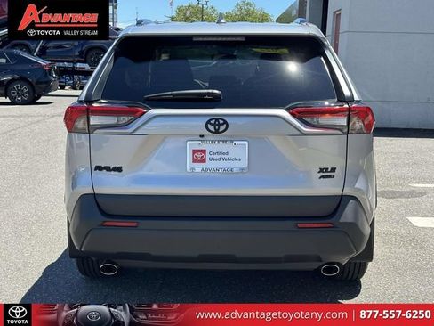 Used 2022 Toyota RAV4 XLE AWD/4WD image 8