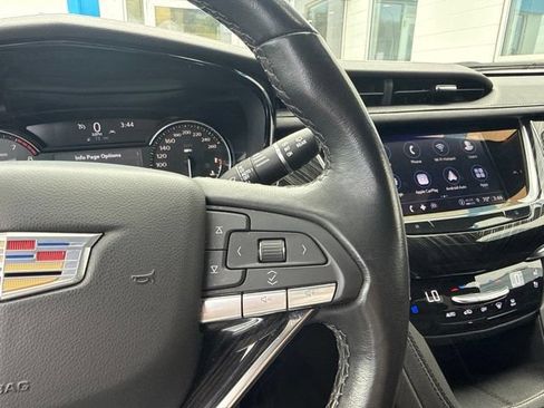 Used 2022 Cadillac XT6 Premium Luxury AWD/4WD image 17
