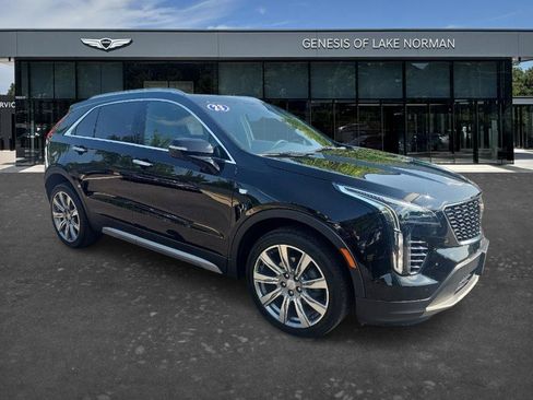 Used 2023 Cadillac XT4 Premium Luxury w/ Cold Weather Package AWD/4WD image 3
