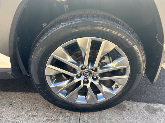 Used 2019 Toyota RAV4 Limited w/ Cold Weather Package AWD/4WD image 11