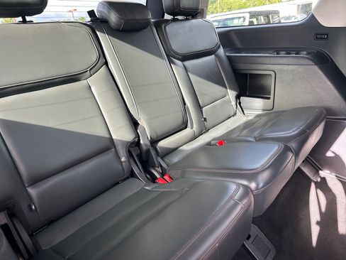 Certified 2025 Ford Expedition Active AWD/4WD image 27