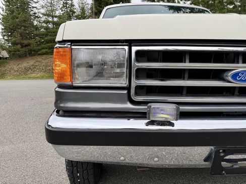 Used 1990 Ford F250 XL 2dr 4WD Standard Cab LB HD image 9