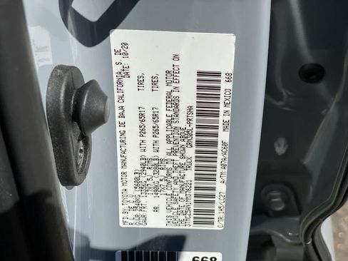 Used 2021 Toyota Tacoma TRD Sport w/ TRD Premium Sport Package AWD/4WD image 29
