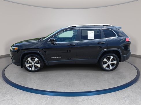 Used 2021 Jeep Cherokee Limited w/ Elite Package FWD image 8