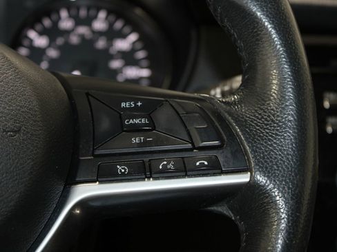 Used 2017 Nissan Rogue SV FWD image 14