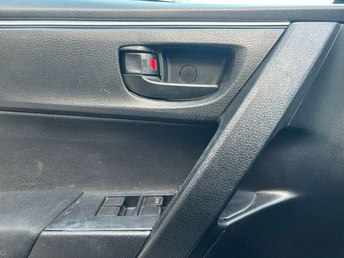 Used 2016 Toyota Corolla image 29