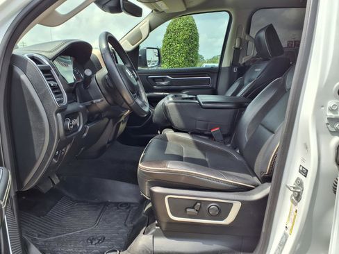 Used 2022 RAM 1500 Laramie AWD/4WD image 10