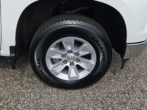 Certified 2025 Chevrolet Silverado 1500 LT AWD/4WD image 10