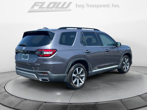 Certified 2025 Honda Pilot Touring image 7