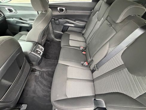 Certified 2025 Kia Sorento LX FWD image 14