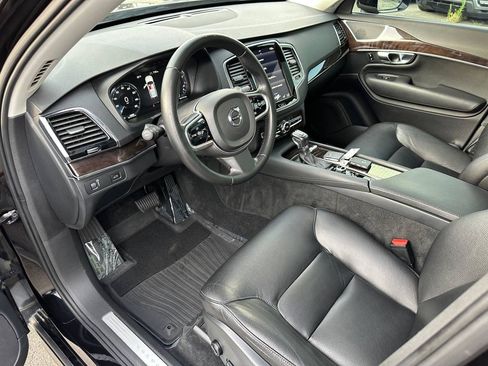 Used 2017 Volvo XC90 T6 Momentum w/ Vision Package AWD/4WD image 15