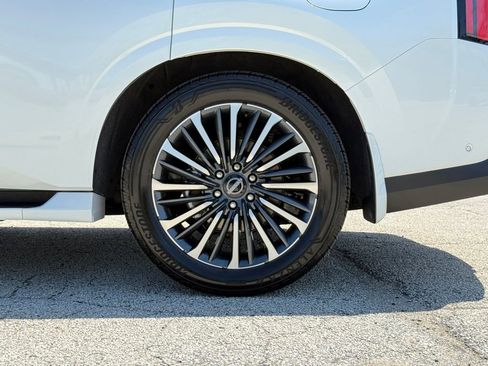 Used 2025 Nissan Armada Platinum Reserve AWD/4WD image 12
