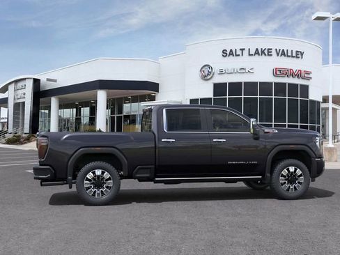 New 2025 GMC Sierra 3500 Denali w/ Denali Reserve Package image 5