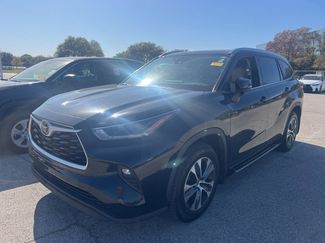 Used 2021 Toyota Highlander XLE video 1
