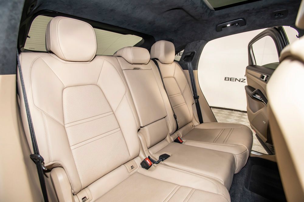Used 2021 Porsche Cayenne Turbo AWD/4WD image 15
