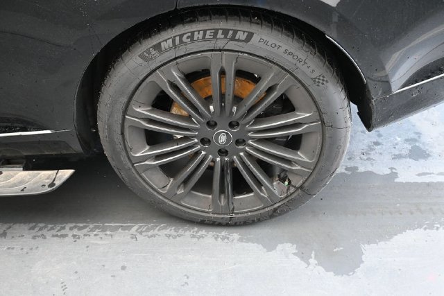 Used 2024 Land Rover Range Rover SE AWD/4WD image 12