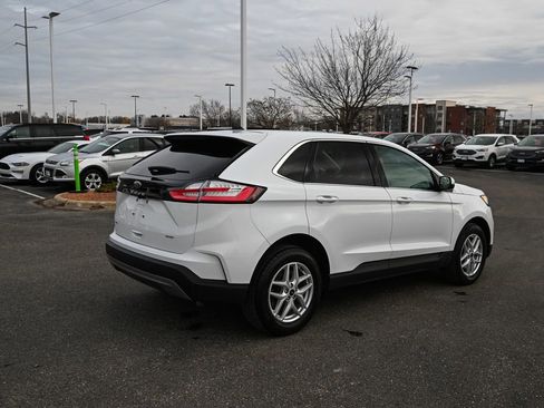 Used 2024 Ford Edge SEL w/ Convenience Package image 5
