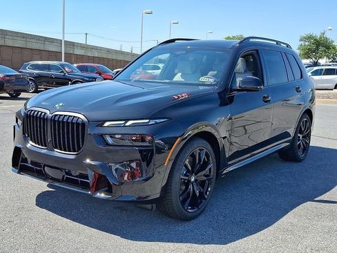 Used 2026 BMW X7 xDrive40i w/ M Sport Package image 2