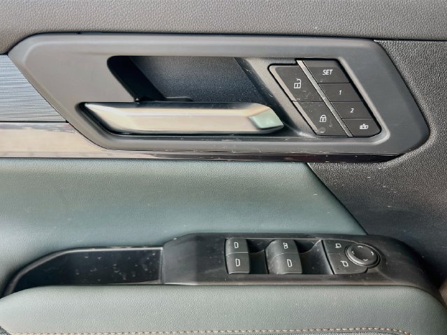 New 2027 GMC Terrain AT4 w/ Convenience Package III AWD/4WD image 13