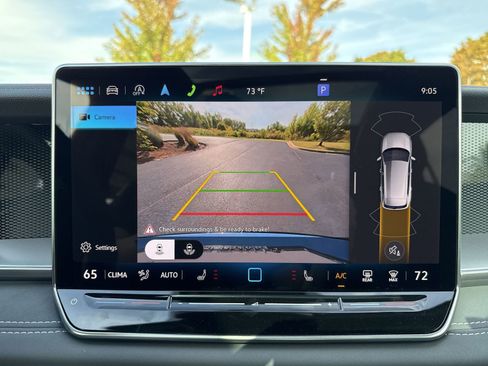 New 2025 Volkswagen Tiguan SE R-Line image 19