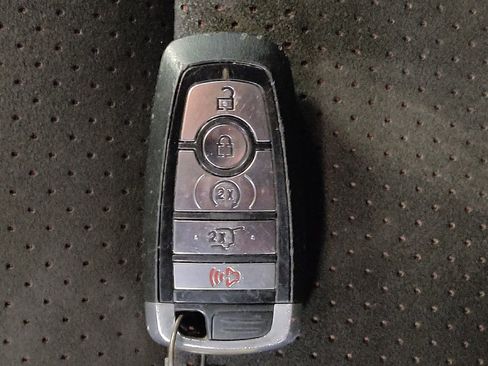 Used 2018 Ford Explorer XLT w/ Equipment Group 202A image 32