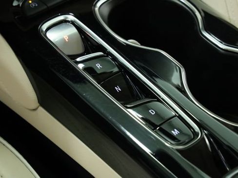 Used 2022 Buick Envision Avenir w/ Technology Package II image 25