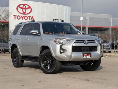 Used 2023 Toyota 4Runner SR5 Premium image 2