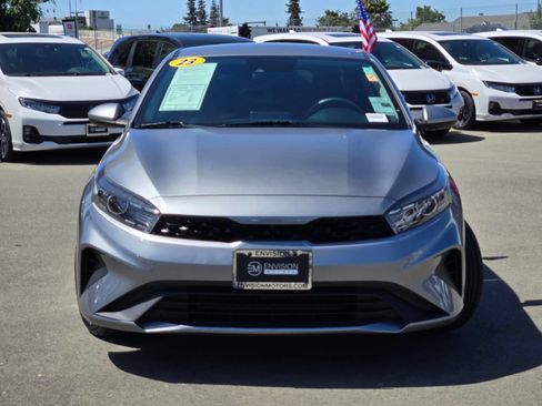 Used 2023 Kia Forte LXS FWD image 2