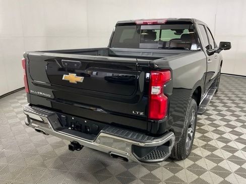 Used 2023 Chevrolet Silverado 1500 LTZ AWD/4WD image 5