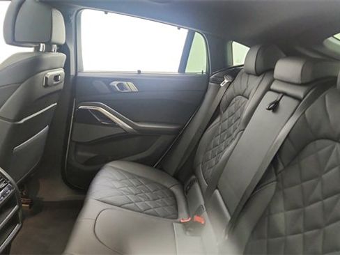 Used 2024 BMW X6 xDrive40i w/ Premium Package image 30